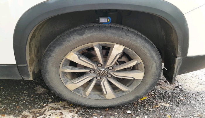 2019 MG HECTOR SHARP 1.5 DCT PETROL, Petrol, Automatic, 1,80,481 km, tyre