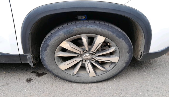 2019 MG HECTOR SHARP 1.5 DCT PETROL, Petrol, Automatic, 1,80,481 km, tyre