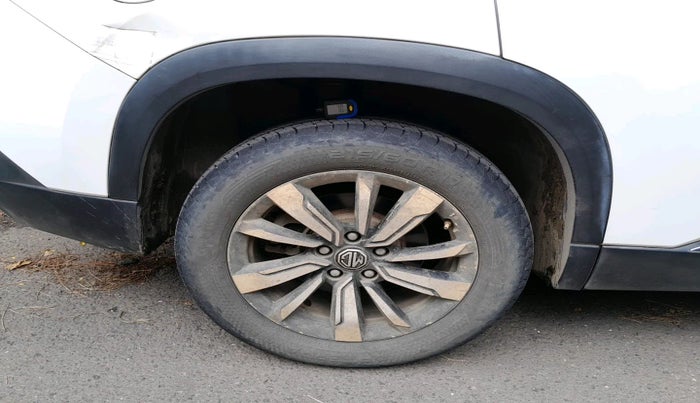 2019 MG HECTOR SHARP 1.5 DCT PETROL, Petrol, Automatic, 1,80,481 km, tyre