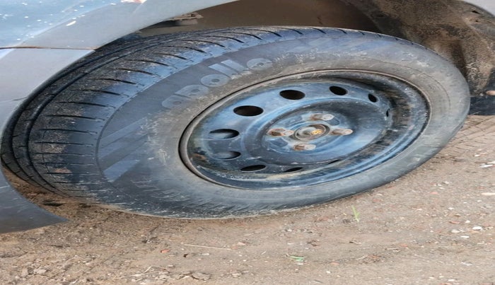 2011 Maruti Swift VDI, Diesel, Manual, 1,46,732 km, tyre