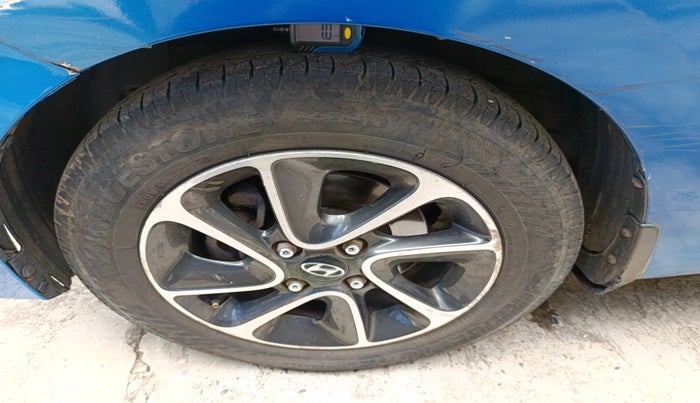 2017 Hyundai Grand i10 SPORTZ (O) AT 1.2 KAPPA VTVT, Petrol, Automatic, 1,10,953 km, tyre