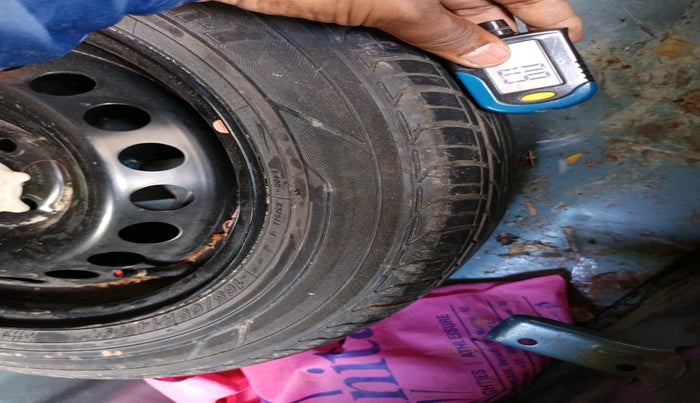 2017 Hyundai Grand i10 SPORTZ (O) AT 1.2 KAPPA VTVT, Petrol, Automatic, 1,10,953 km, tyre