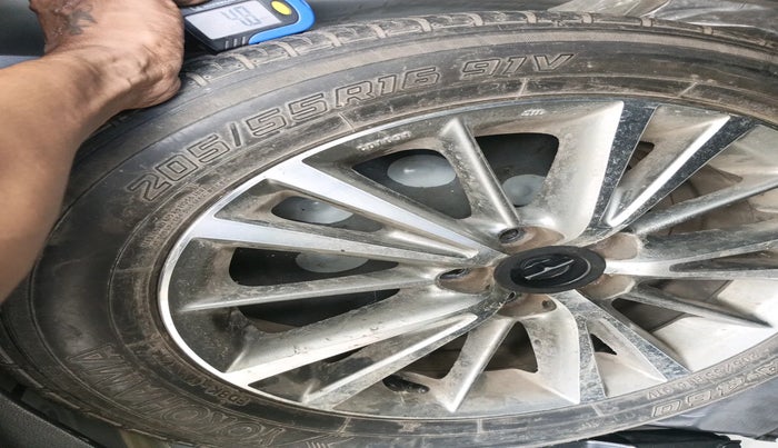 2015 Toyota Corolla Altis VL CVT PETROL, Petrol, Automatic, 9,537 km, tyre