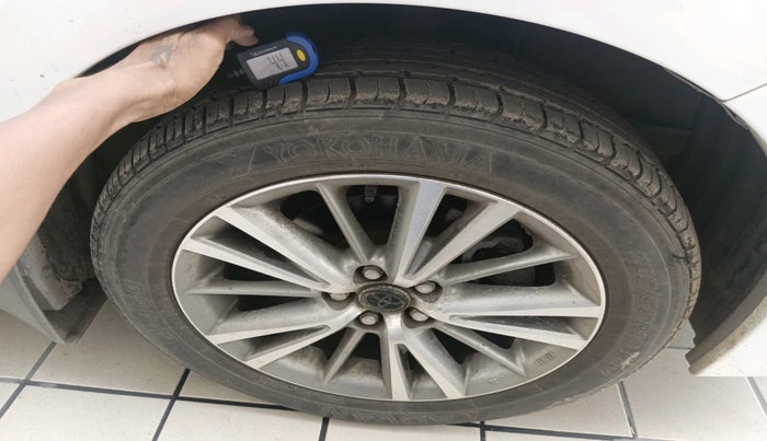 2015 Toyota Corolla Altis VL CVT PETROL, Petrol, Automatic, 9,537 km, tyre