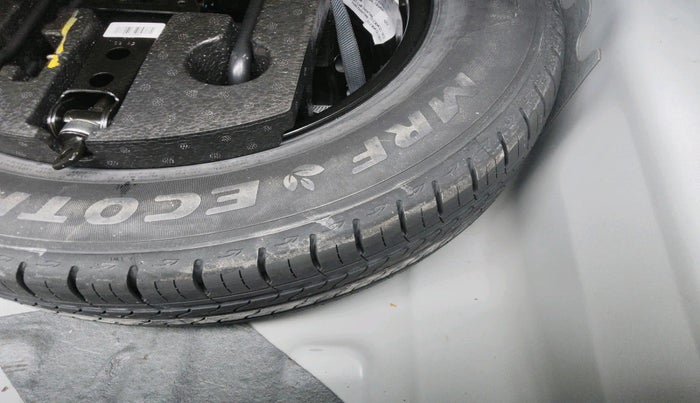 2023 Volkswagen VIRTUS HIGHLINE TSI 1.0 AT, Petrol, Automatic, 24,123 km, tyre