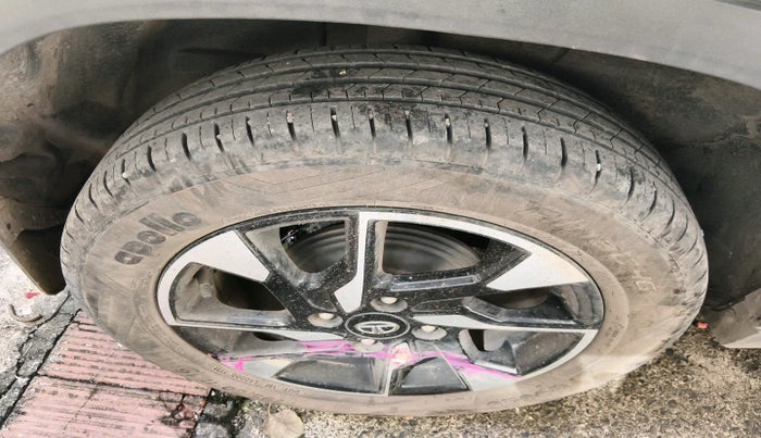 2022 Tata PUNCH CREATIVE  AMT, Petrol, Automatic, 17,098 km, tyre