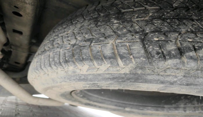 2015 Mahindra XUV500 W6, Diesel, Manual, 1,02,809 km, tyre