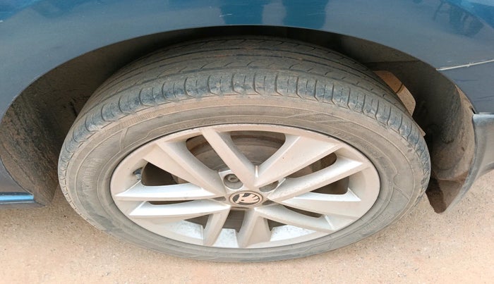 2017 Skoda Rapid STYLE 1.5 TDI AT, Diesel, Automatic, 1,45,978 km, tyre