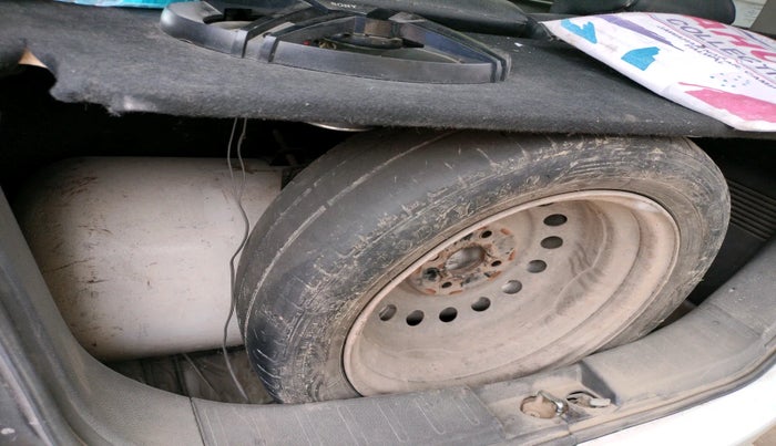 2016 Maruti Wagon R 1.0 VXI, Petrol, Manual, 99,348 km, tyre