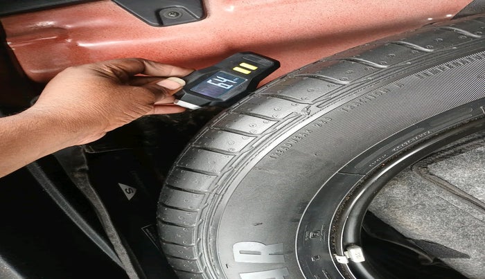 2019 KIA SELTOS HTX 1.5 DIESEL, Diesel, Manual, 1,45,594 km, tyre