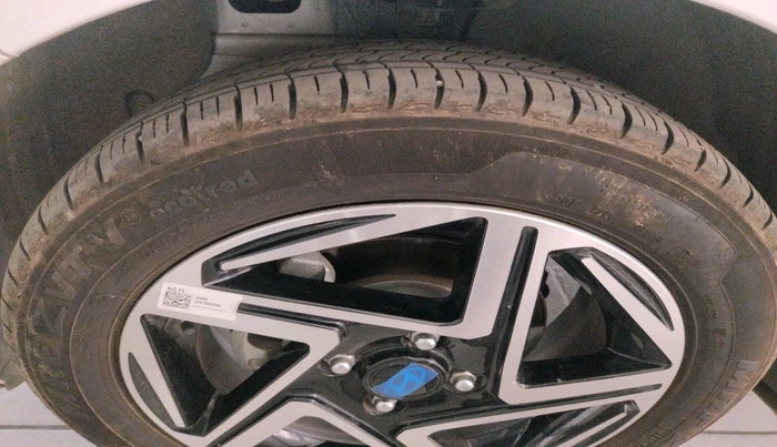 2024 Hyundai GRAND I10 NIOS ASTA AMT 1.2 KAPPA VTVT, Petrol, Automatic, 2,888 km, tyre