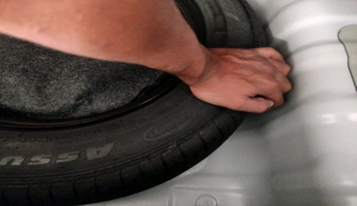 2024 Hyundai GRAND I10 NIOS ASTA AMT 1.2 KAPPA VTVT, Petrol, Automatic, 2,888 km, tyre