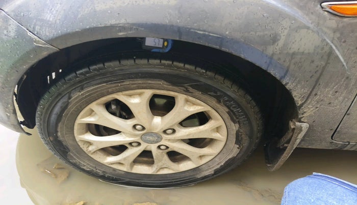 2012 Ford Figo TITANIUM 1.4 DIESEL, Diesel, Manual, 1,72,000 km, tyre