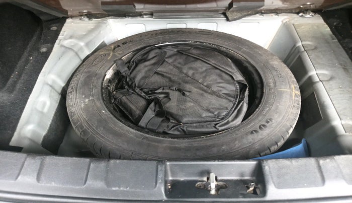 2021 Tata NEXON XE PETROL, Petrol, Manual, 23,665 km, tyre