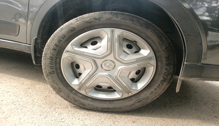 2021 Tata NEXON XE PETROL, Petrol, Manual, 23,665 km, tyre