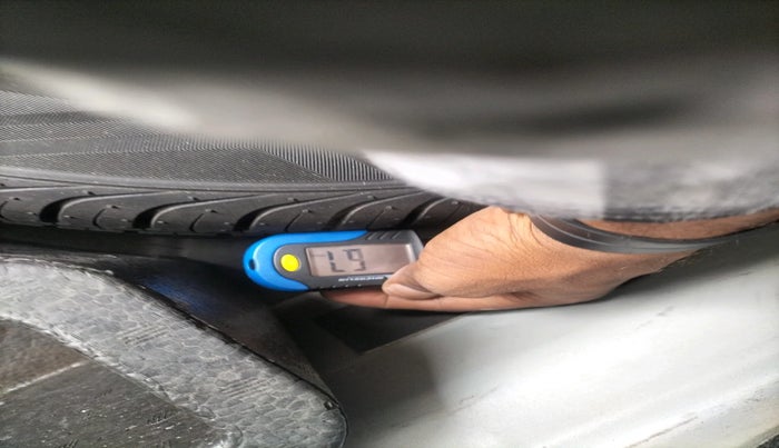 2017 Volkswagen Vento HIGHLINE PETROL AT, Petrol, Automatic, 1,05,337 km, tyre