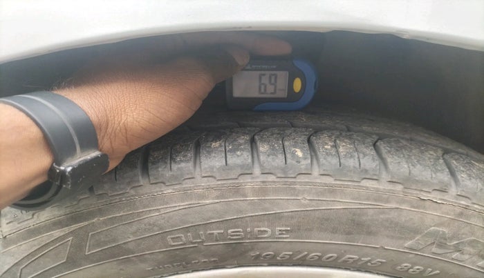 2017 Volkswagen Vento HIGHLINE PETROL AT, Petrol, Automatic, 1,05,337 km, tyre