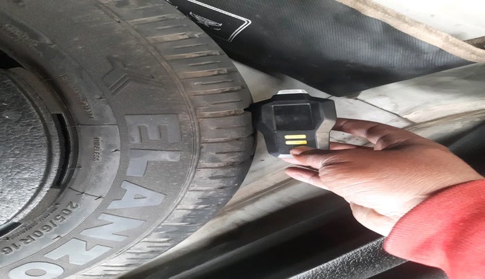 2017 Maruti S Cross ALPHA 1.6, Diesel, Manual, 97,736 km, tyre