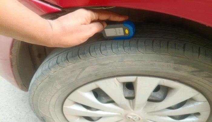 2011 Toyota Etios G, Petrol, Manual, 1,04,236 km, tyre