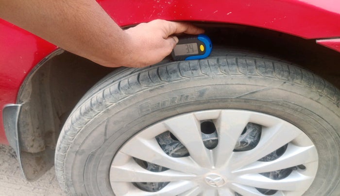 2011 Toyota Etios G, Petrol, Manual, 1,04,236 km, tyre