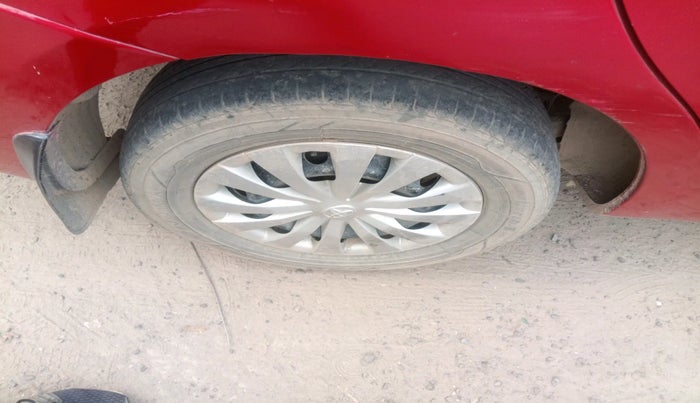 2011 Toyota Etios G, Petrol, Manual, 1,04,236 km, tyre