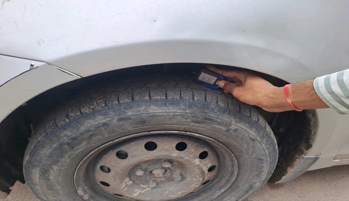 2015 Maruti Swift VXI, Petrol, Manual, 1,22,356 km, tyre