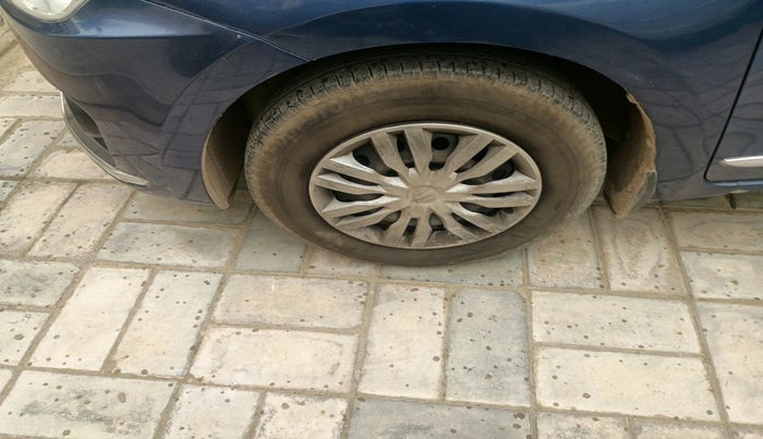 2017 Maruti Dzire VXI, Petrol, Manual, 79,386 km, tyre