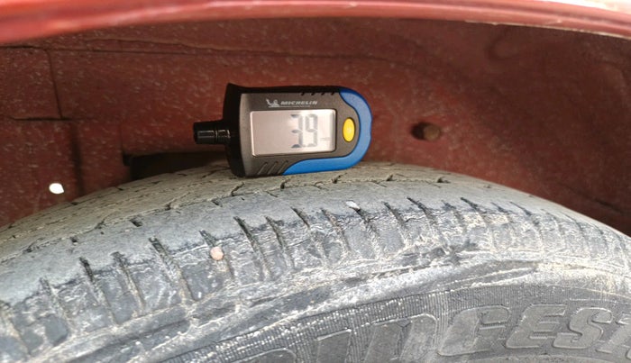 2010 Maruti A Star ZXI, Petrol, Manual, 1,11,759 km, tyre