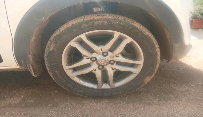 2024 Renault TRIBER RXZ AMT, Petrol, Automatic, 4,863 km, tyre