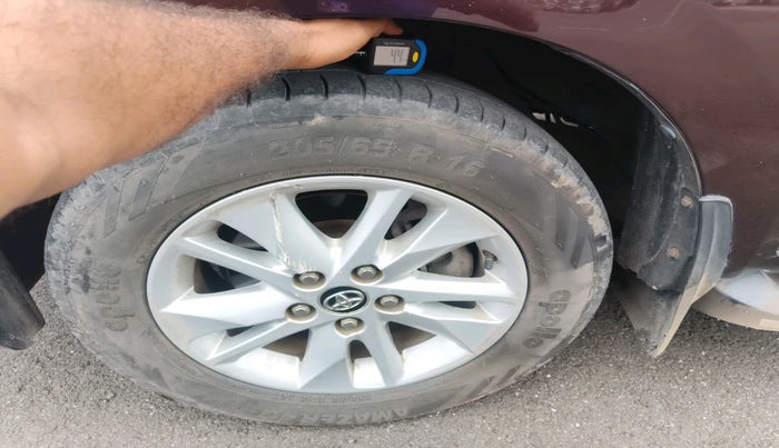 2018 Toyota Innova Crysta 2.4 GX 8 STR, Diesel, Manual, 53,015 km, tyre