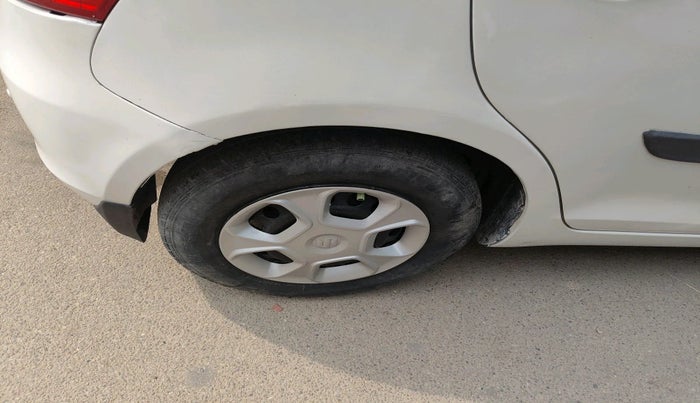 2017 Maruti Swift LXI (O), Petrol, Manual, 54,279 km, tyre