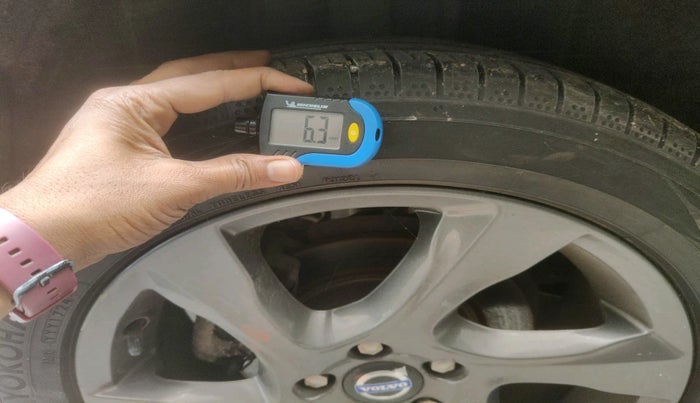 2014 Volvo V40 Cross Country D3, Diesel, Automatic, 68,690 km, tyre