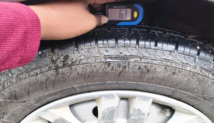 2020 Maruti Dzire LXI, Petrol, Manual, 1,01,929 km, tyre