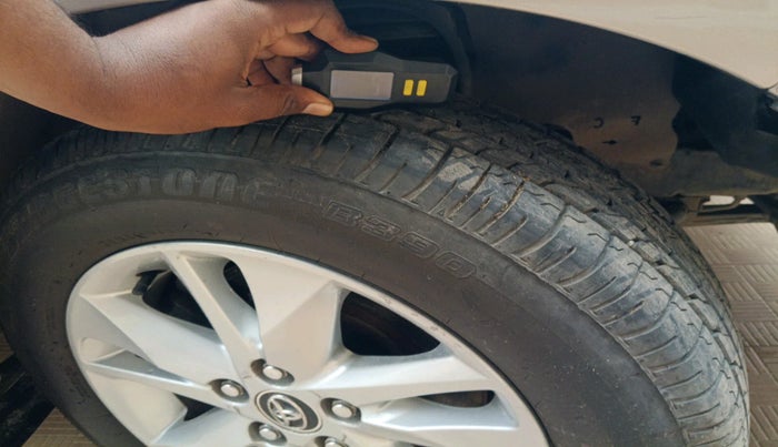 2018 Toyota Innova Crysta 2.4 VX 7 STR, Diesel, Manual, 1,03,000 km, tyre