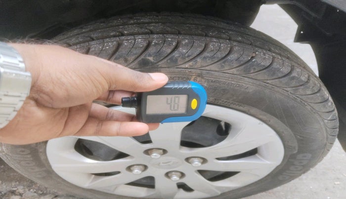 2016 Hyundai Eon SPORTZ, Petrol, Manual, 11,961 km, tyre