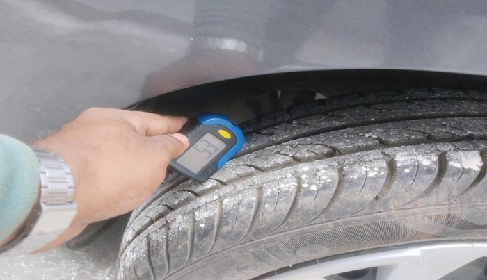 2016 Hyundai Eon SPORTZ, Petrol, Manual, 11,961 km, tyre