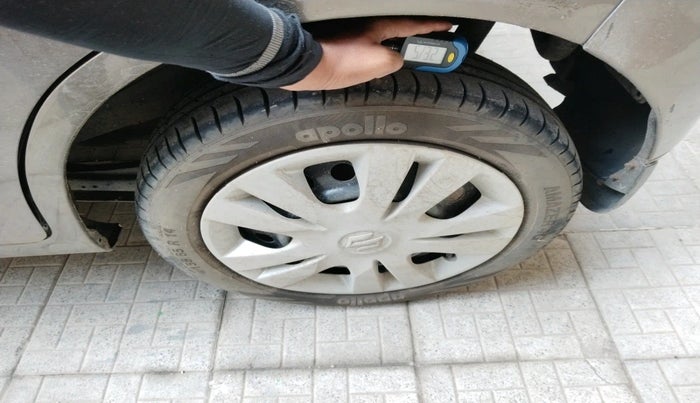 2012 Maruti Wagon R 1.0 VXI, Petrol, Manual, 67,359 km, tyre