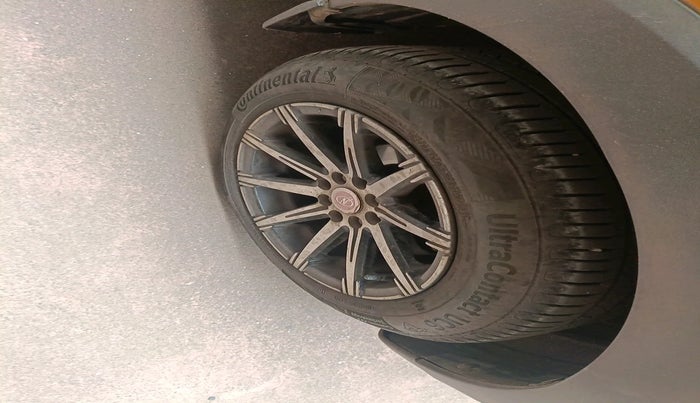 2020 Renault TRIBER RXZ, Petrol, Manual, 27,665 km, tyre