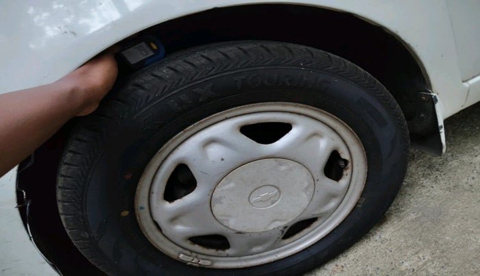 2010 Chevrolet Beat LT PETROL, Petrol, Manual, 45,679 km, tyre