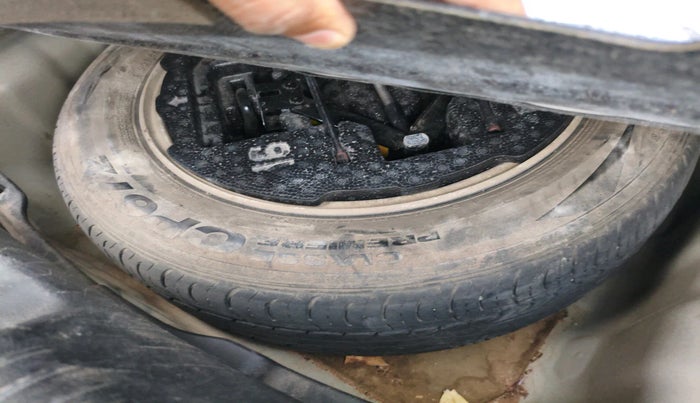 2013 Hyundai New Elantra 1.8 SX MT VTVT, Petrol, Manual, 1,67,318 km, tyre