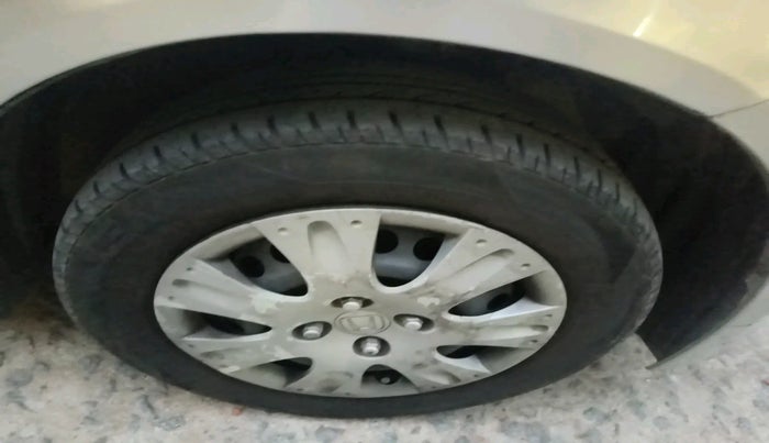 2014 Honda Brio S MT, Petrol, Manual, 74,659 km, tyre