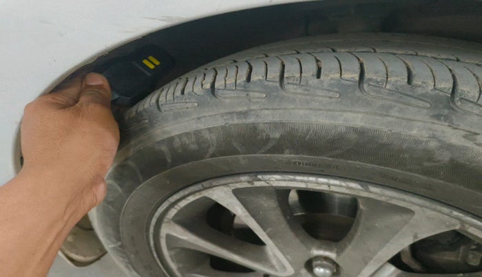 2014 Hyundai Grand i10 ASTA (O) 1.2 KAPPA VTVT, Petrol, Manual, 1,20,766 km, tyre