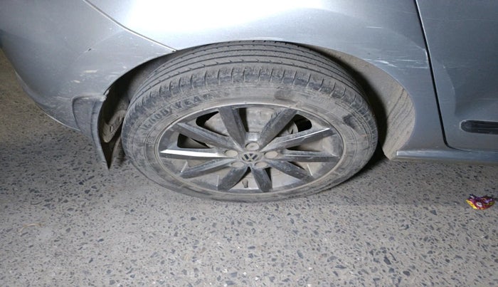 2018 Volkswagen Polo HIGHLINE PLUS 1.0 16 ALLOY, Petrol, Manual, 49,812 km, tyre