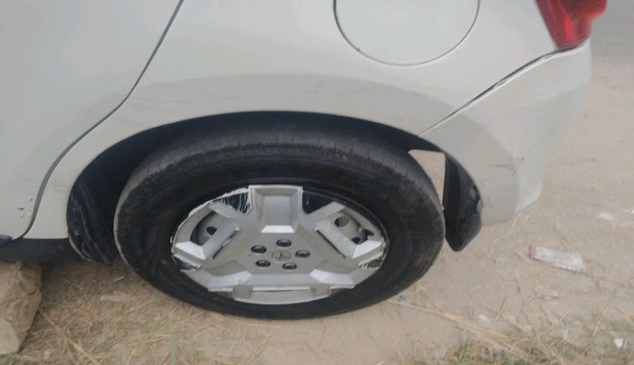 2018 Maruti Swift LXI, Petrol, Manual, 94,064 km, tyre