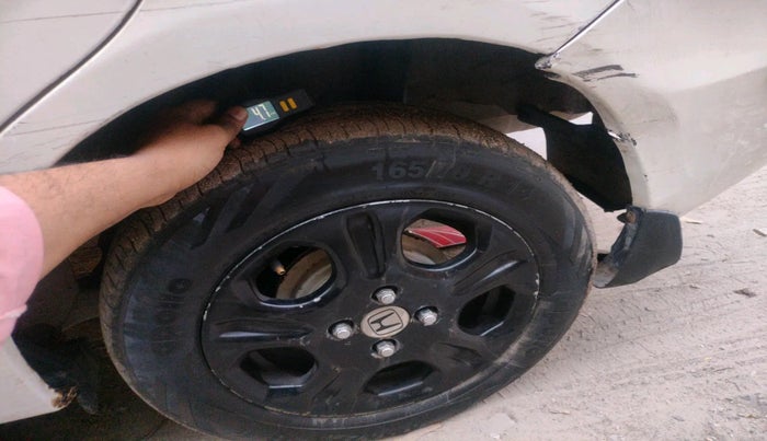 2017 Honda Amaze 1.2L I-VTEC S OPT, Petrol, Manual, 1,22,759 km, tyre