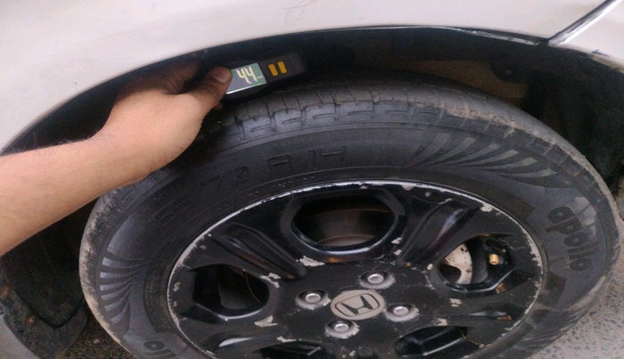 2017 Honda Amaze 1.2L I-VTEC S OPT, Petrol, Manual, 1,22,759 km, tyre