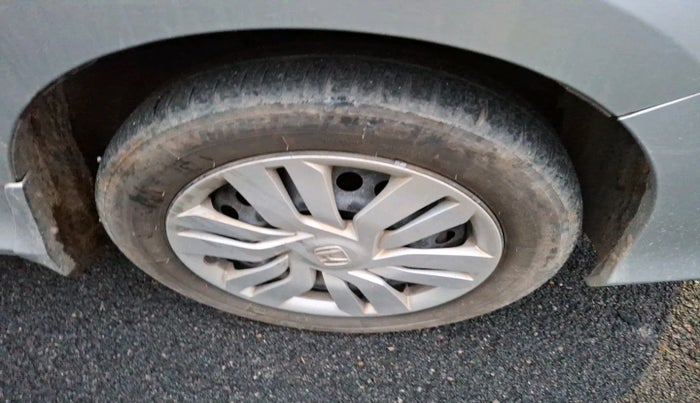 2015 Honda City 1.5L I-VTEC SV, Petrol, Manual, 1,58,761 km, tyre