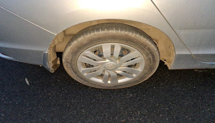 2015 Honda City 1.5L I-VTEC SV, Petrol, Manual, 1,58,761 km, tyre