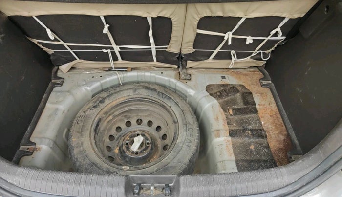 2011 Hyundai i20 SPORTZ 1.2, Petrol, Manual, 1,01,004 km, tyre