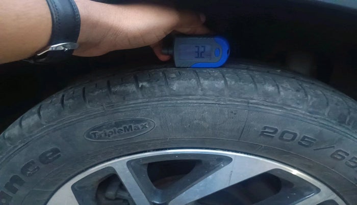 2021 Mahindra XUV300 W4 1.5 DIESEL, Diesel, Manual, 66,827 km, tyre